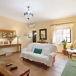 Semesterbostad Casa Rustica *
